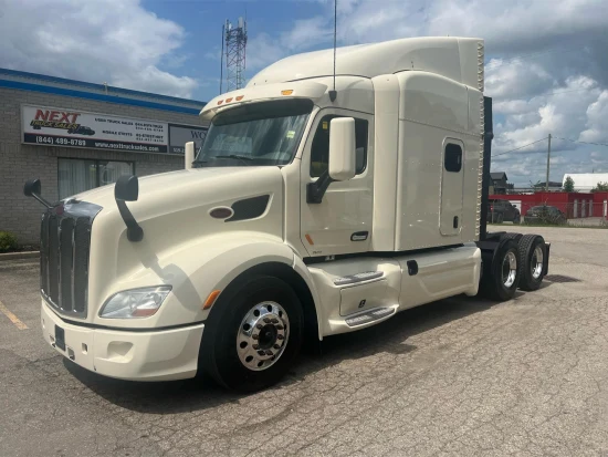 2017 PETERBILT 579 Sleeper Truck, in Cheektowaga, NY