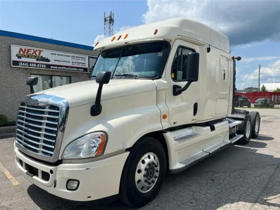 2012 FREIGHTLINER, CASCADIA 125 - Image #1