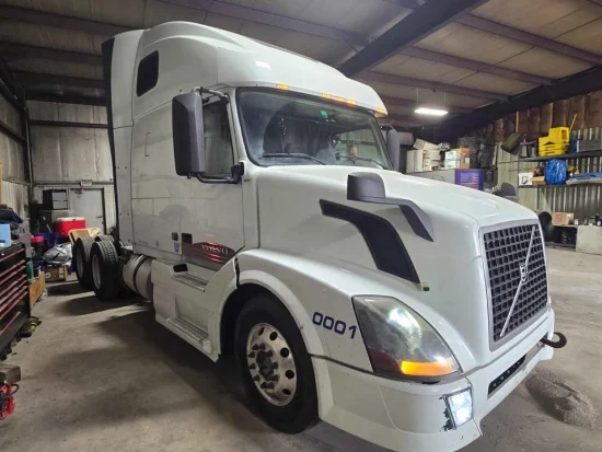 2013 VOLVO, VNL - Image #1
