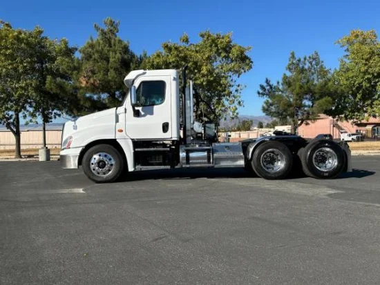2016 FREIGHTLINER, M2 106 MEDIUM DUTY - Image #1