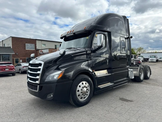 2020 FREIGHTLINER, CASCADIA 126 - Image #1