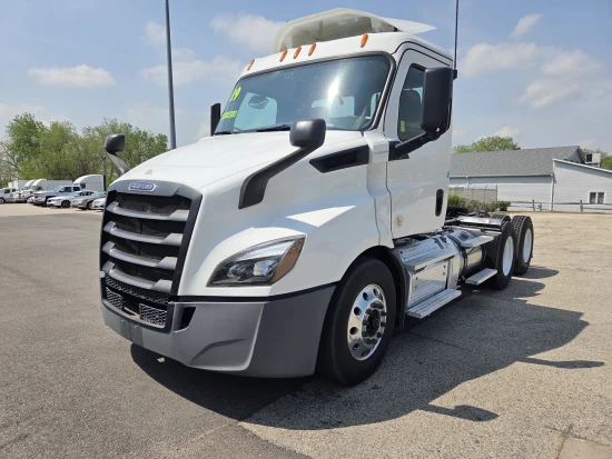 2019 FREIGHTLINER, CASCADIA 116 DAY CAB - Image #1