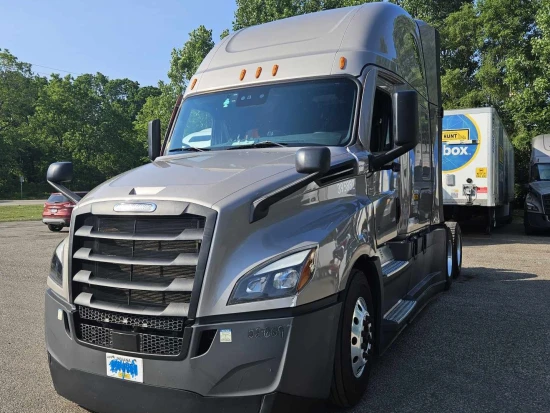 2022 FREIGHTLINER, CASCADIA 126 - Image #1