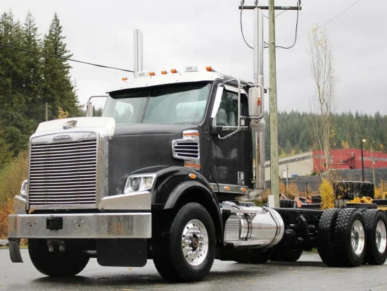 2020 FREIGHTLINER, 122SD TANDEM DAYCAB LOW MILES HOURS X15 565HP 18 SPD 16K FRONT AXLE 46K REAR FULL LOCKERS - Image #1