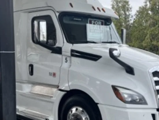 2018 FREIGHTLINER, CASCADIA - Image #1