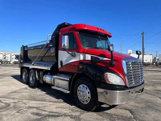 2017 FREIGHTLINER, CASCADIA 113 - Image #1