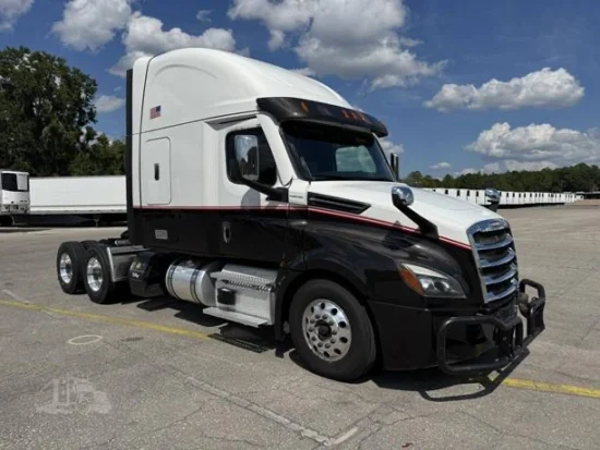 2022 FREIGHTLINER, CASCADIA 126 - Image #1