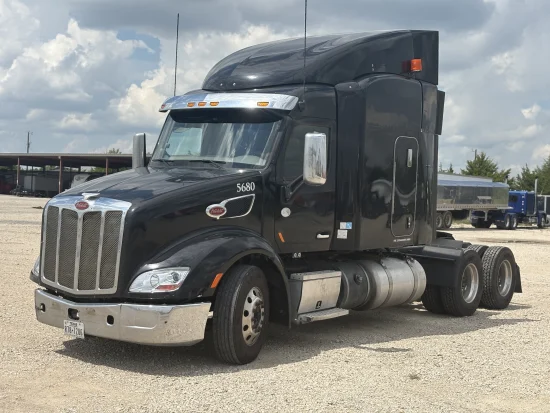 2017 PETERBILT, 579 - Image #1