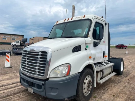 2013 FREIGHTLINER, CASCADIA 113 - Image #1