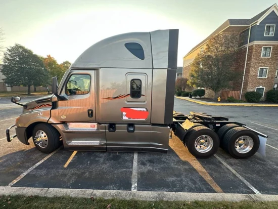 2021 FREIGHTLINER, CASCADIA - Image #1