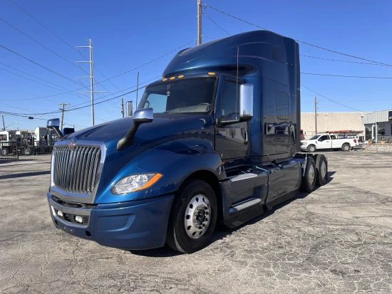 2021 INTERNATIONAL, LT625 - Image #1