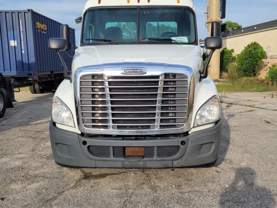 2012 FREIGHTLINER, CASCADIA 125 - Image #1