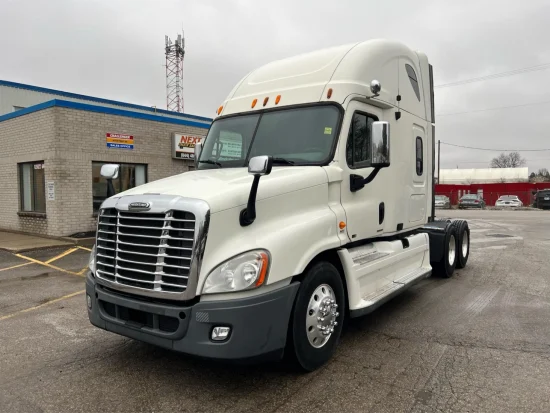 2011 FREIGHTLINER, CASCADIA 125 - Image #1