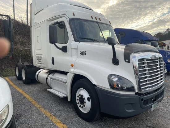 2017 FREIGHTLINER, CASCADIA 125 - Image #1