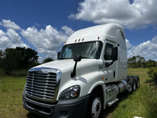 2013 FREIGHTLINER, CASCADIA 125 - Image #1