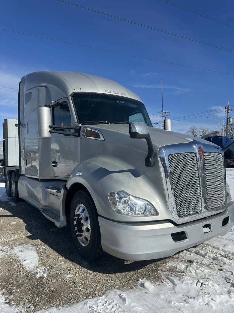 Sleeper trucks - Kenworth T680