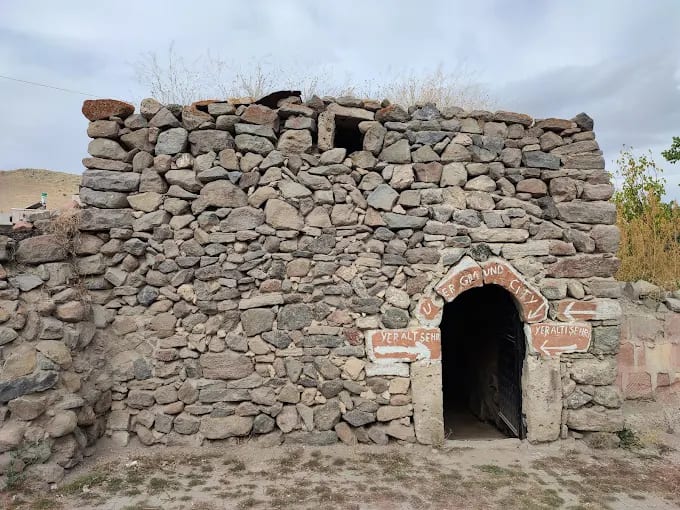Die unterirdische Stadt Özlüce