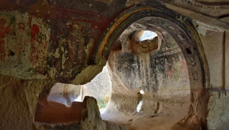 세 개의 십자가 교회 (Üç Haçlı Kilise / 성 아가탄젤루스 교회)