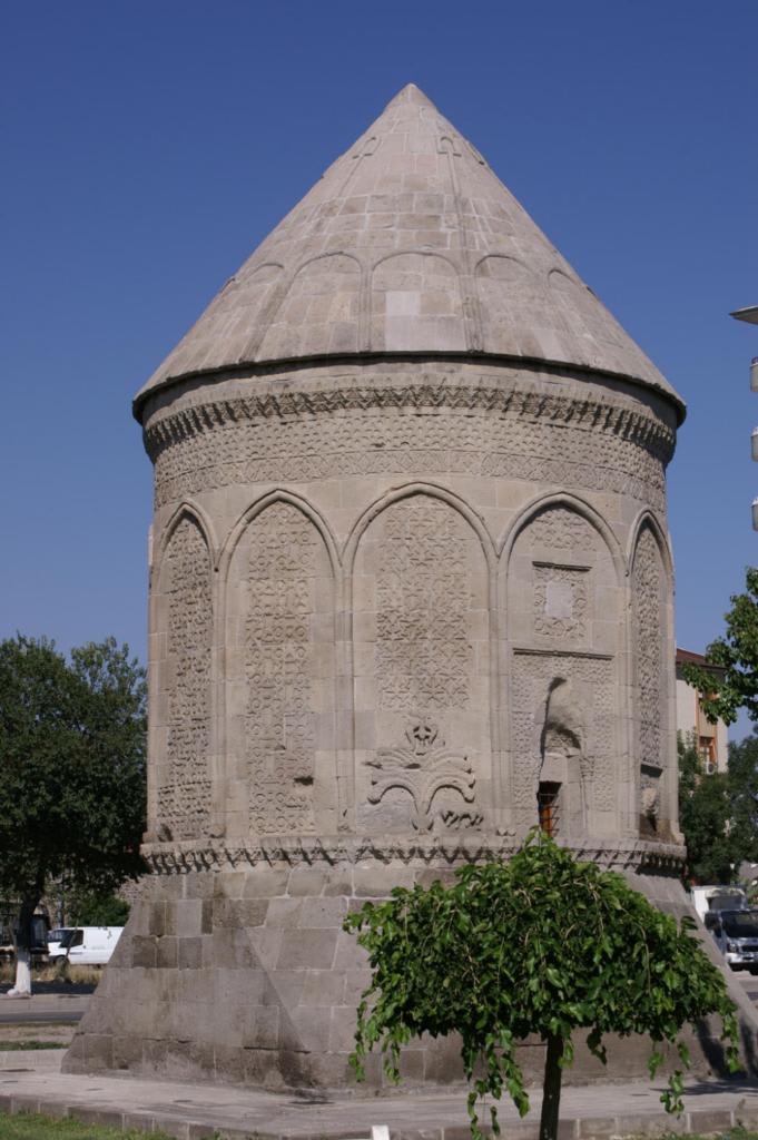 Döner Kümbet