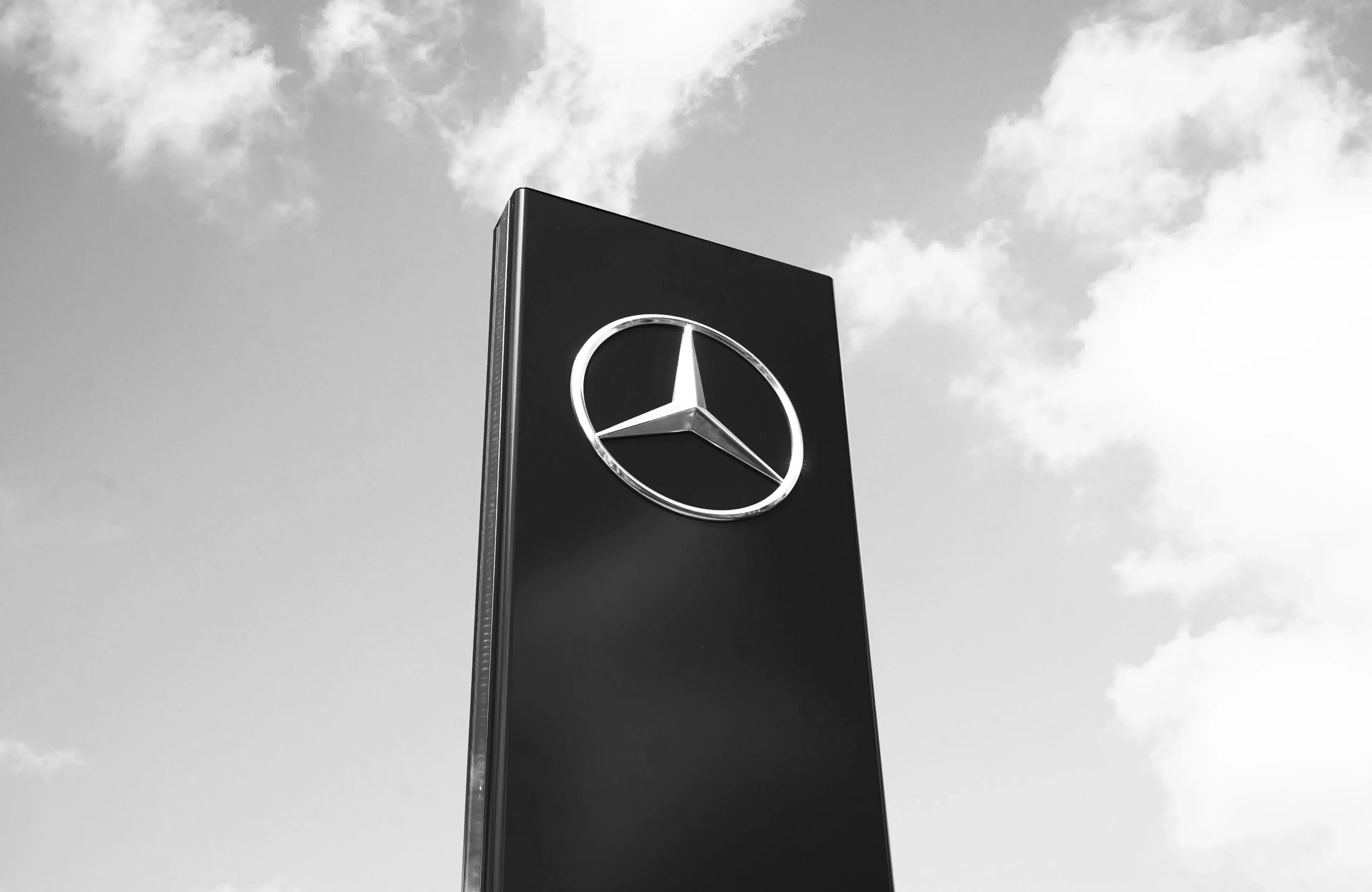 Mercedes-Benz GLC 300e Configurator — UX/UI Design - 9