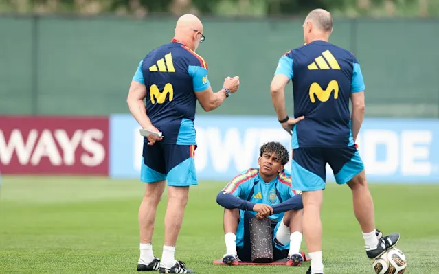 Lamine Yamal Misses Spain Training With Left Thigh Strapping Ahead of World Cup Final Against Lionel Messi's Argentina