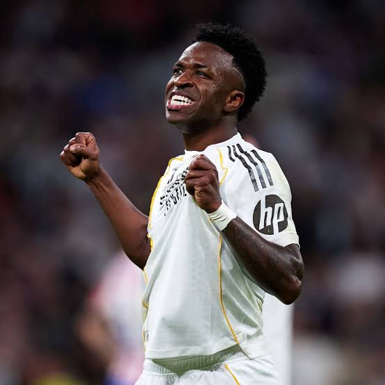 Official: Vinícius Júnior Signs New Real Madrid Contract Until 2032, Ending Transfer Speculation