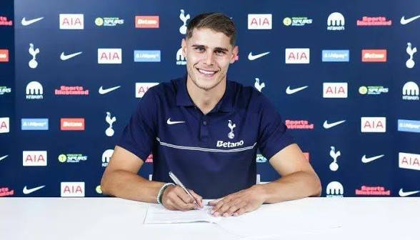 Micky van de Ven Makes His Tottenham Future Clear as Spurs Secure Major Defensive Commitment