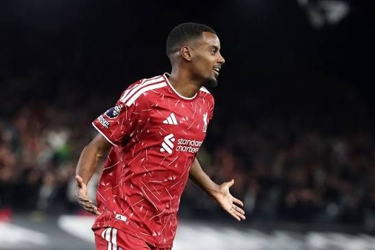 Isak Double Fires Liverpool to First Premier League Win as Barcola Makes Reds Debut