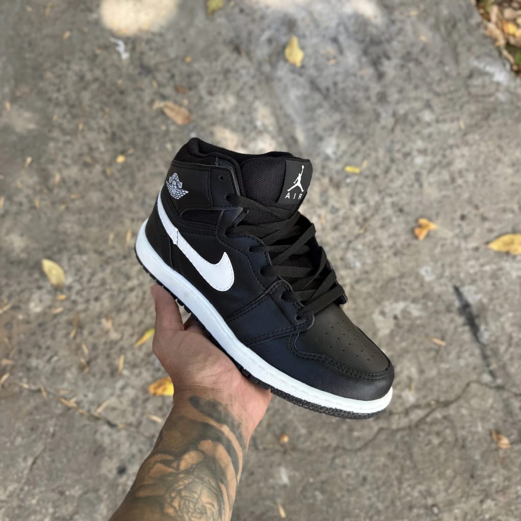 Nike Jordan 1 High Off Noir - imagen 1
