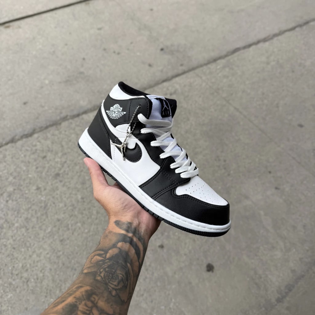 Nike Jordan 1 High Panda - imagen 1