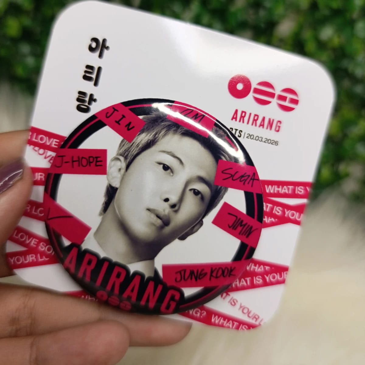 Pin de RM | BTS Arirang