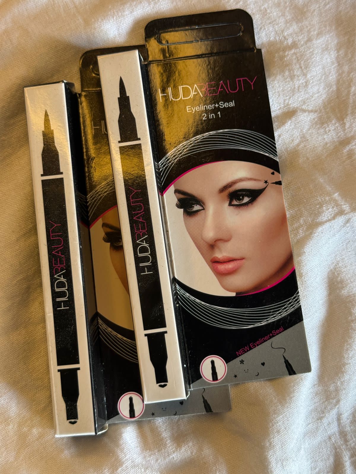 Eye Liner and Seal