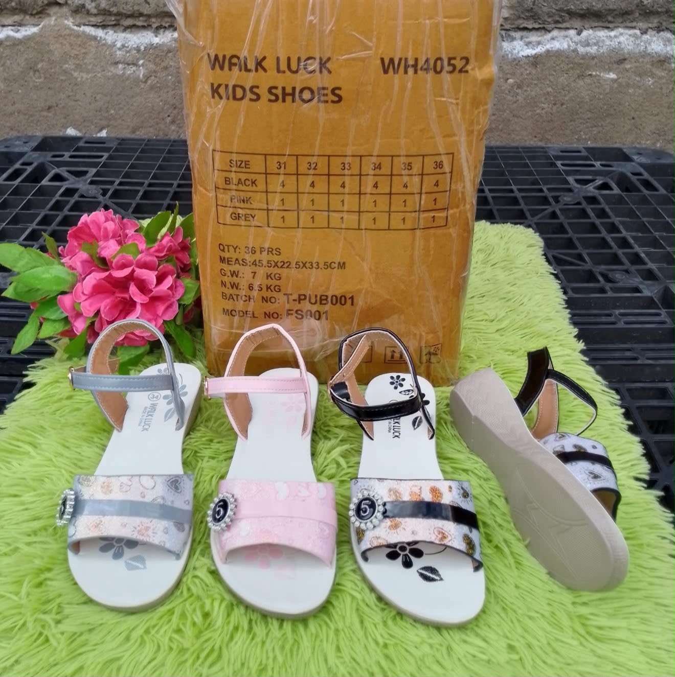 Girls Fashion Flat Sandals with Decorative Buckle