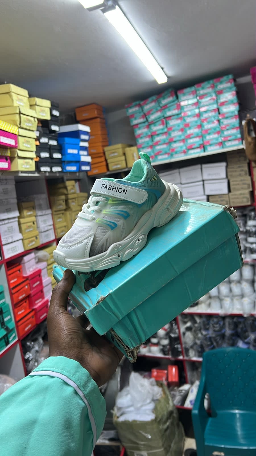 Kids' Chunky Gradient Sport Sneakers – Lightweight Breathable Running Shoes with Adjustable Hook-and-Loop Strap