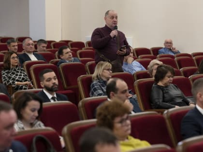 Алексей Спасский провел еженедельное оперативное совещание