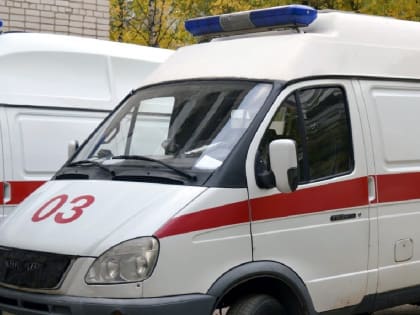 Инцидент в жилом комплексе: мужчина в шокирующем состоянии пугает жителей