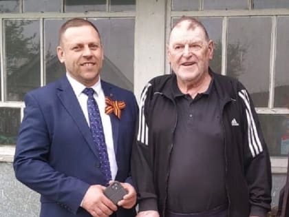 Старейшего жителя деревни Руднево поздравили с днём рождения