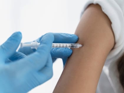 Врачи рекомендуют важные осенние прививки для детей и взрослых