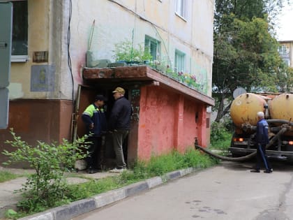 На улице Спартака в Воскресенске идут работы по восстановлению канализационного коллектора