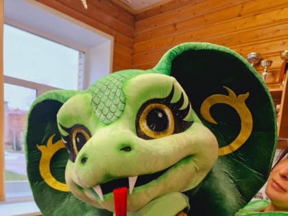 В Коломне появилась новая ростовая кукла к Новому году