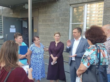 Вопросы обустройства дворов и подъездов на неделе обсудили жители многоквартирных домов №13 по ул. Строителей, №№10, 16/1 и 18 по ул. Дзержинского, дома № 1/6 на проезде Матросова 