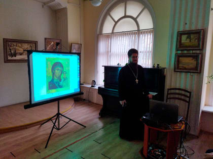 Беседа священника со школьниками во Фрязино