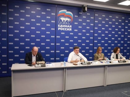 «Единая Россия» готовит корпус наблюдателей к Единому дню голосования