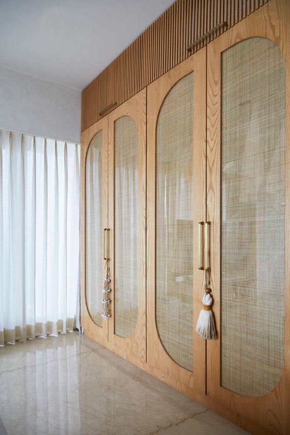 Bedroom wardrobe with simple and functional layout