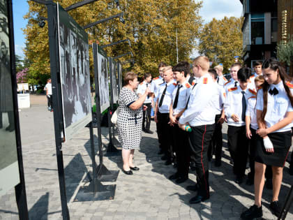 Выставка «Сочи – город госпиталь» открылась на площади Южного мола