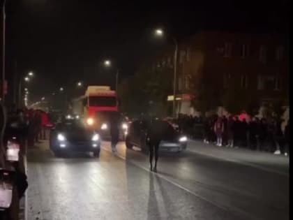 ​В Краснодаре полиция ищет участников незаконных автозаездов на улице Новороссийской (видео)