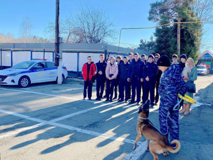 В Мостовском районе сотрудники полиции провели мастер-класс для студентов