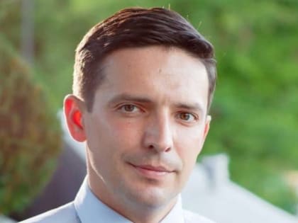 Председатель Городского Собрания Сочи Виктор Филонов поздравил депутата Андрея Василенко с днем рождения