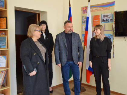 Каневской район с рабочим визитом посетил депутат Госдумы Дмитрий Лоцманов