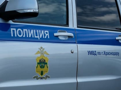 Полиция Краснодара задержала пьяного мужчину, устроившего дебош в многоэтажке